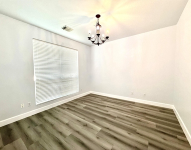 1713 Bowerton Dr - Photo Thumbnail 9