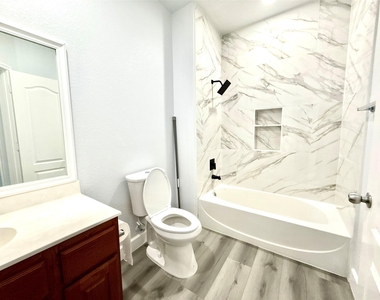 1713 Bowerton Dr - Photo Thumbnail 6