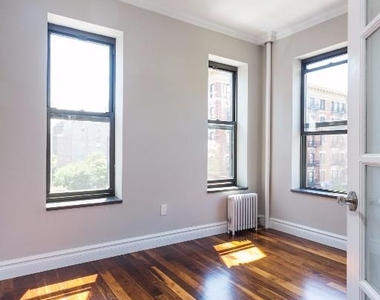 1590 Lexington Avenue - Photo Thumbnail 3