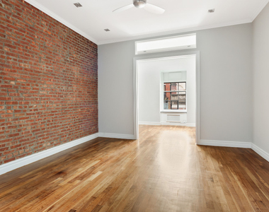 7 East 75th Street - Photo Thumbnail 2
