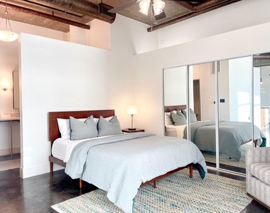 311 W 5th St - Photo Thumbnail 2