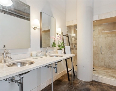 311 W 5th St - Photo Thumbnail 7