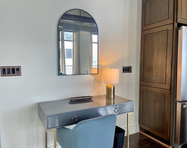 311 W 5th St - Photo Thumbnail 5