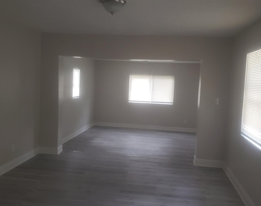 5531 Agra Court - Photo Thumbnail 3