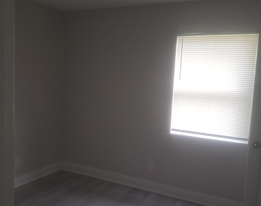 5531 Agra Court - Photo Thumbnail 10