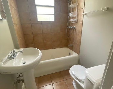 2752 Herschel Street - Photo Thumbnail 5