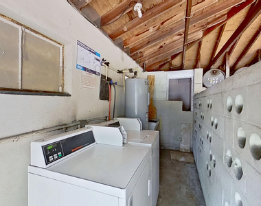 2589 Atlantic Boulevard - Photo Thumbnail 2