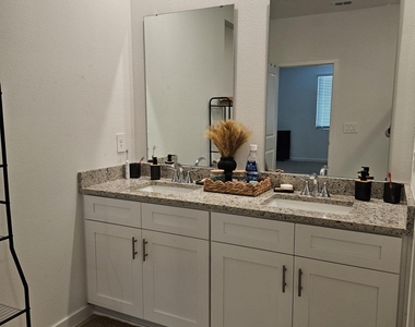 12672 Senbay Court Court - Photo Thumbnail 12