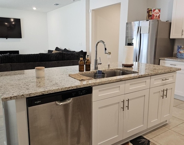 12672 Senbay Court Court - Photo Thumbnail 5