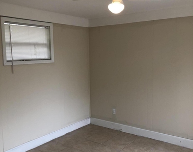 7318 Strato Road - Photo Thumbnail 6