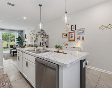 4915 Nebula Lane - Photo Thumbnail 7