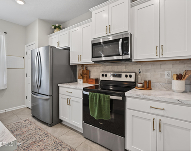4915 Nebula Lane - Photo Thumbnail 9