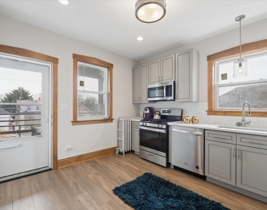 1341 Ridgeland Avenue - Photo Thumbnail 6