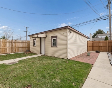 1341 Ridgeland Avenue - Photo Thumbnail 12