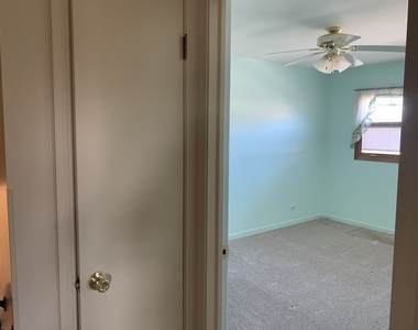7609 Hayenga Lane - Photo Thumbnail 14