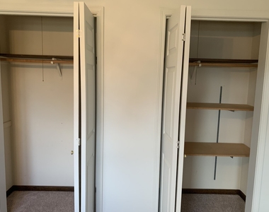 7609 Hayenga Lane - Photo Thumbnail 13