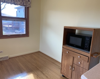 7609 Hayenga Lane - Photo Thumbnail 8
