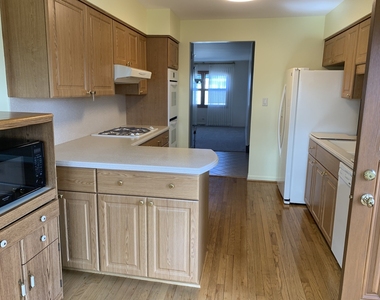 7609 Hayenga Lane - Photo Thumbnail 2
