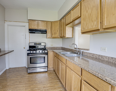 371 Cedar Street - Photo Thumbnail 10