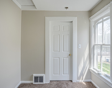 371 Cedar Street - Photo Thumbnail 13