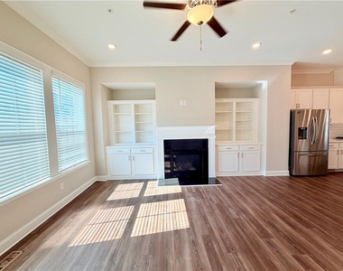 324 Overture Court Se - Photo Thumbnail 4