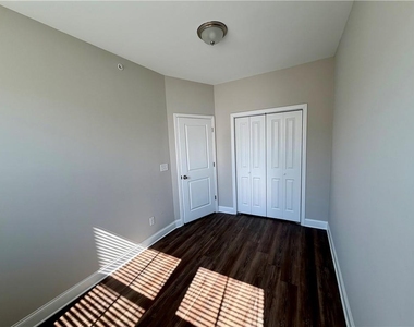 324 Overture Court Se - Photo Thumbnail 13