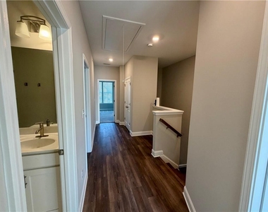 324 Overture Court Se - Photo Thumbnail 8