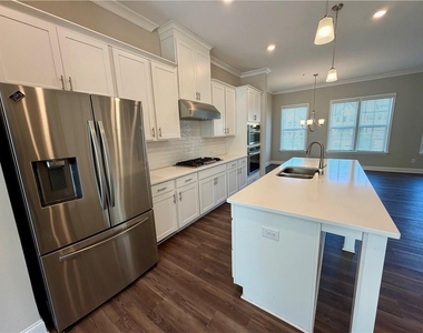 324 Overture Court Se - Photo Thumbnail 2