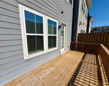 324 Overture Court Se - Photo Thumbnail 18
