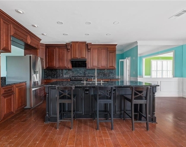 2331 Northmont Parkway - Photo Thumbnail 16