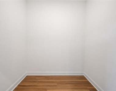 2295 Brandon Court - Photo Thumbnail 20