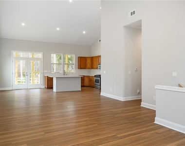 2295 Brandon Court - Photo Thumbnail 7