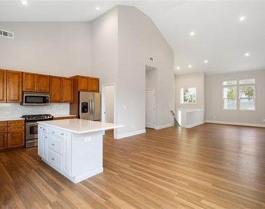 2295 Brandon Court - Photo Thumbnail 6