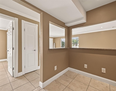2201 Fountain View Drive - Photo Thumbnail 9