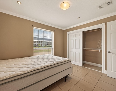 2201 Fountain View Drive - Photo Thumbnail 12
