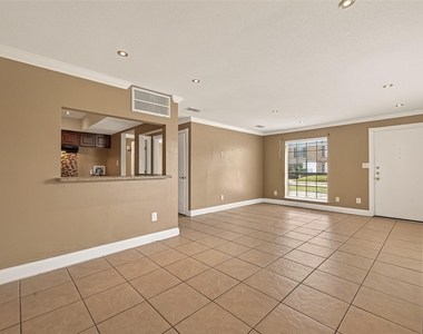 2201 Fountain View Drive - Photo Thumbnail 3