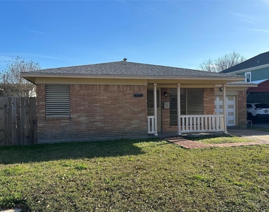 4511 Avenue R 1/2 - Photo Thumbnail 2