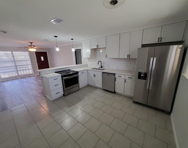 4511 Avenue R 1/2 - Photo Thumbnail 3