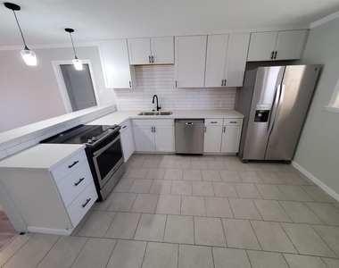 4511 Avenue R 1/2 - Photo Thumbnail 5