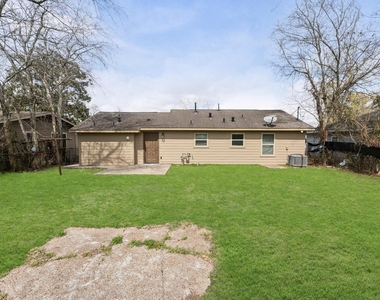 5646 Belmark Street - Photo Thumbnail 16