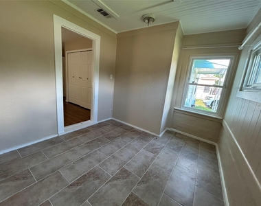 8069 Juliabora Street - Photo Thumbnail 9