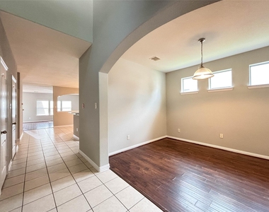 1323 Maple Ace Drive - Photo Thumbnail 2