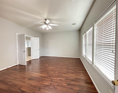 1323 Maple Ace Drive - Photo Thumbnail 13