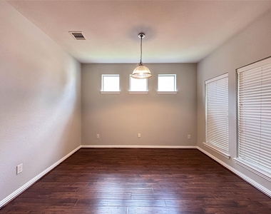 1323 Maple Ace Drive - Photo Thumbnail 3