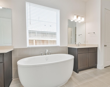 7216 Stillmeadow Grove Drive - Photo Thumbnail 24