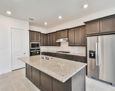 7216 Stillmeadow Grove Drive - Photo Thumbnail 8