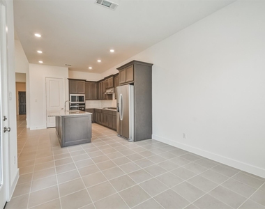 7216 Stillmeadow Grove Drive - Photo Thumbnail 15