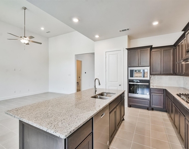 7216 Stillmeadow Grove Drive - Photo Thumbnail 9