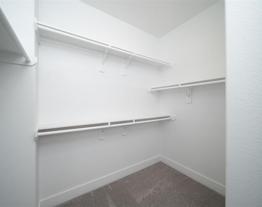 217 Catalina Cove Dr - Photo Thumbnail 9
