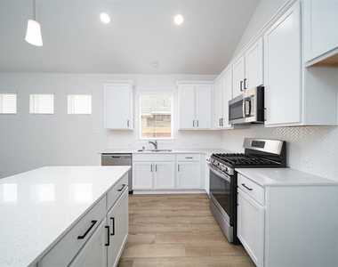 217 Catalina Cove Dr - Photo Thumbnail 2